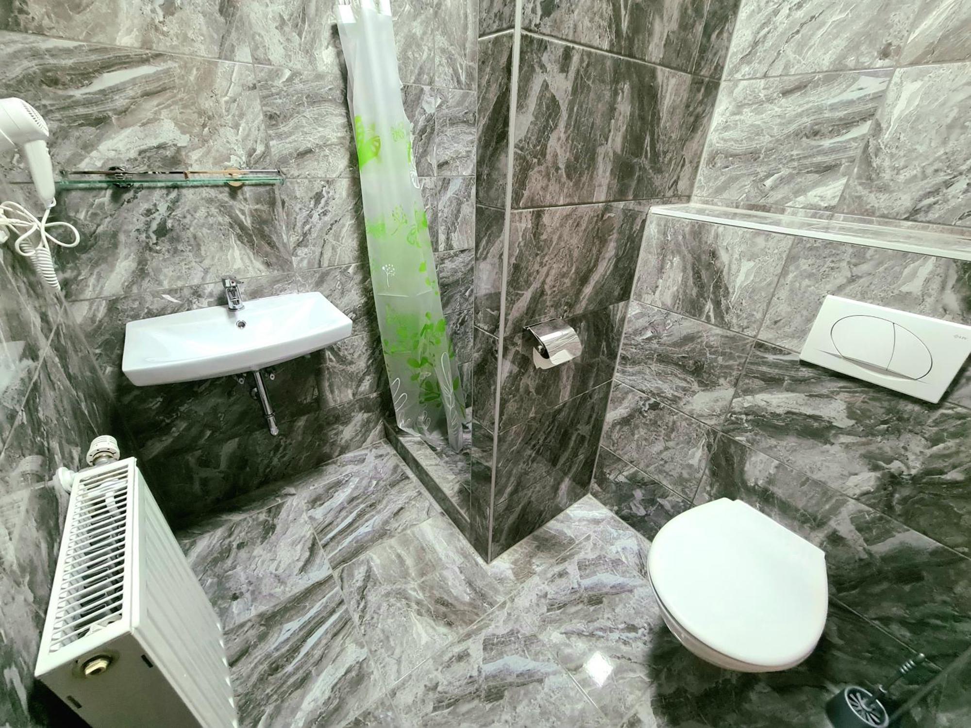 Regina Apartman เฮจจ์คู ภายนอก รูปภาพ