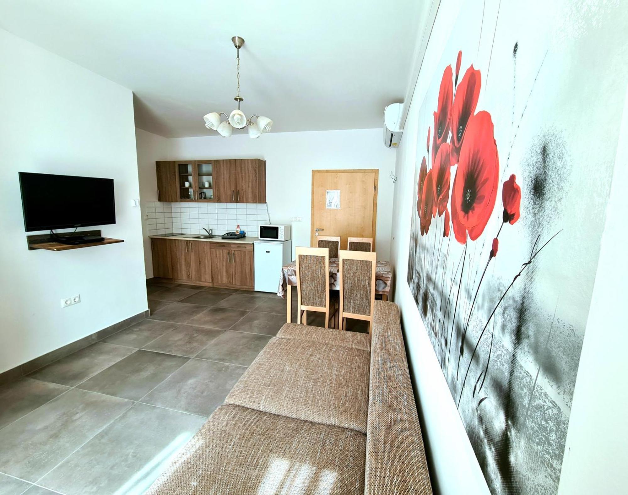Regina Apartman เฮจจ์คู ภายนอก รูปภาพ